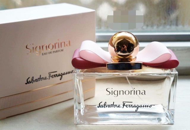 Mùi hương Nước Hoa Salvatore Ferragamo Signorina cay nồng, sôi nổi đầy tinh tế